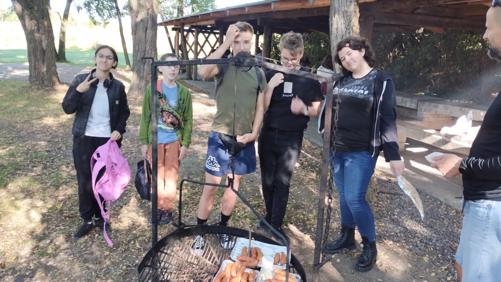 Miniaturka — 2023/2024 - POŻEGNANIE LATA W 2A LO