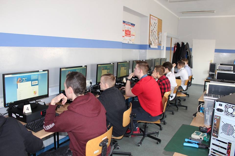 Miniaturka — 2018/2019 - Komputer w pigułce 2019