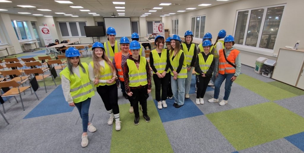 Miniaturka — 2023/2024 - Wizyta w Toyota w ramach projektu &quot;Zakłady Pracy w Jelczu-Laskowicach&quot;