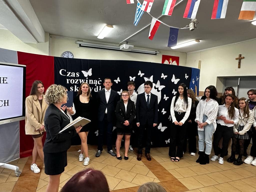 Miniaturka — 2022/2023 - Uroczyste pożegnanie klas maturalnych 2022/2023