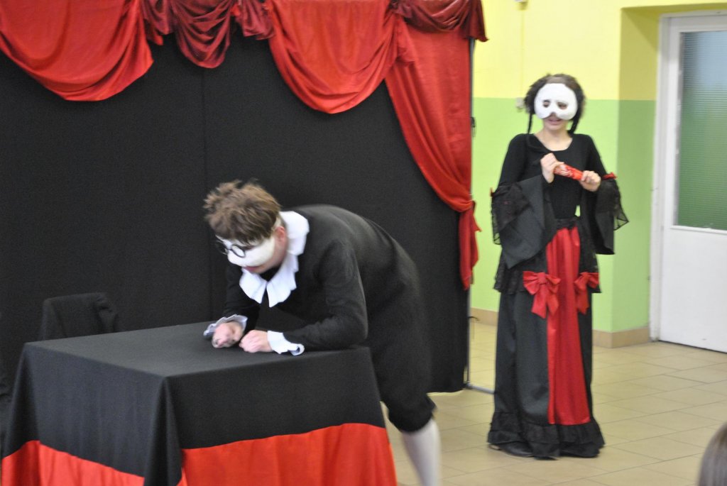 Miniaturka — 2016/2017 - Przedstawienie w szkole