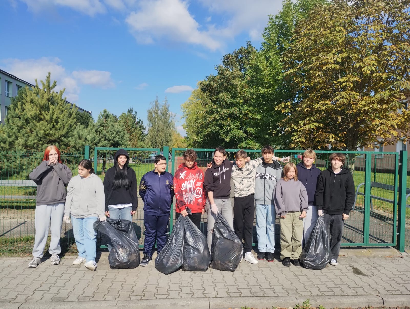 Miniaturka — Sprzątanie świata